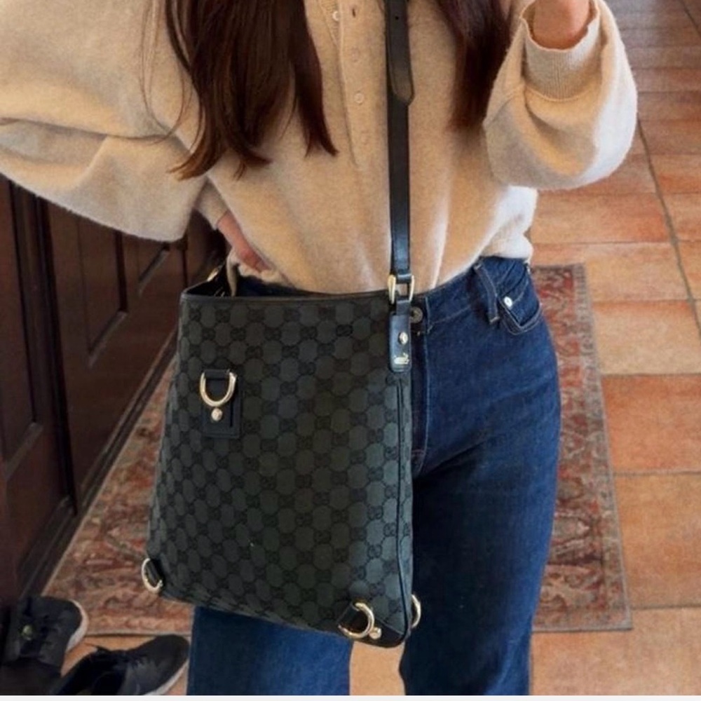 Gucci GG Supreme Flat Messenger Crossbody Bag Authentic